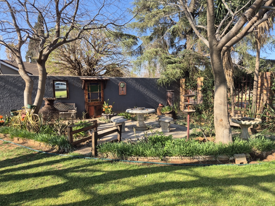 5 Bedroom Property for Sale in Wolmaransstad North West